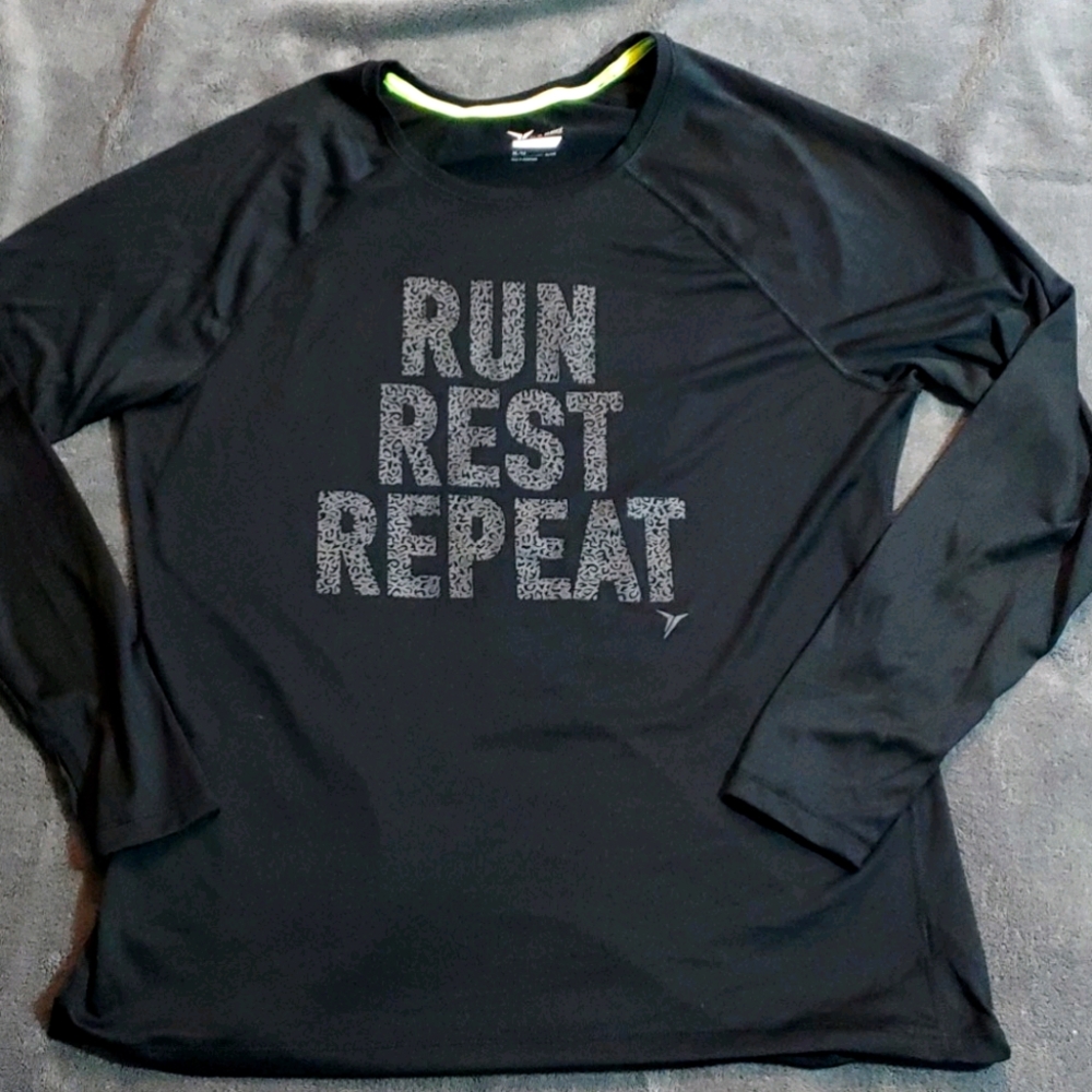 Old Navy Active LS running shirt